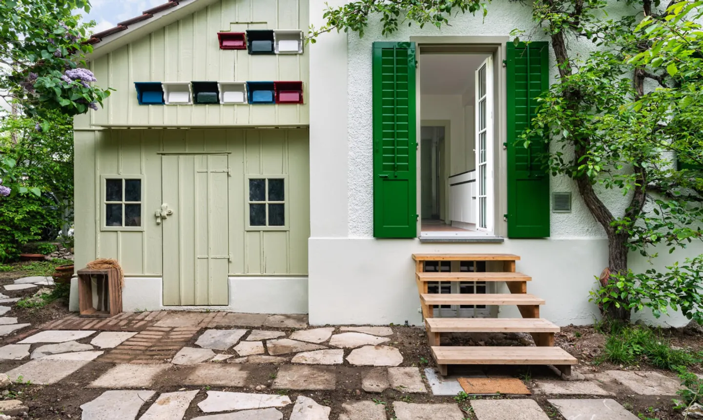 Maison individuelle détachée, modernisée avec charme historique - Photo 2 sur 11