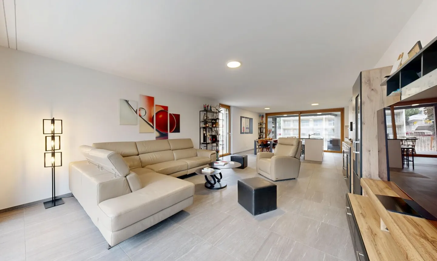 Magnificent 5.5-room apartment of 153 m² – comfort and efficiency - Photo 2 of 11