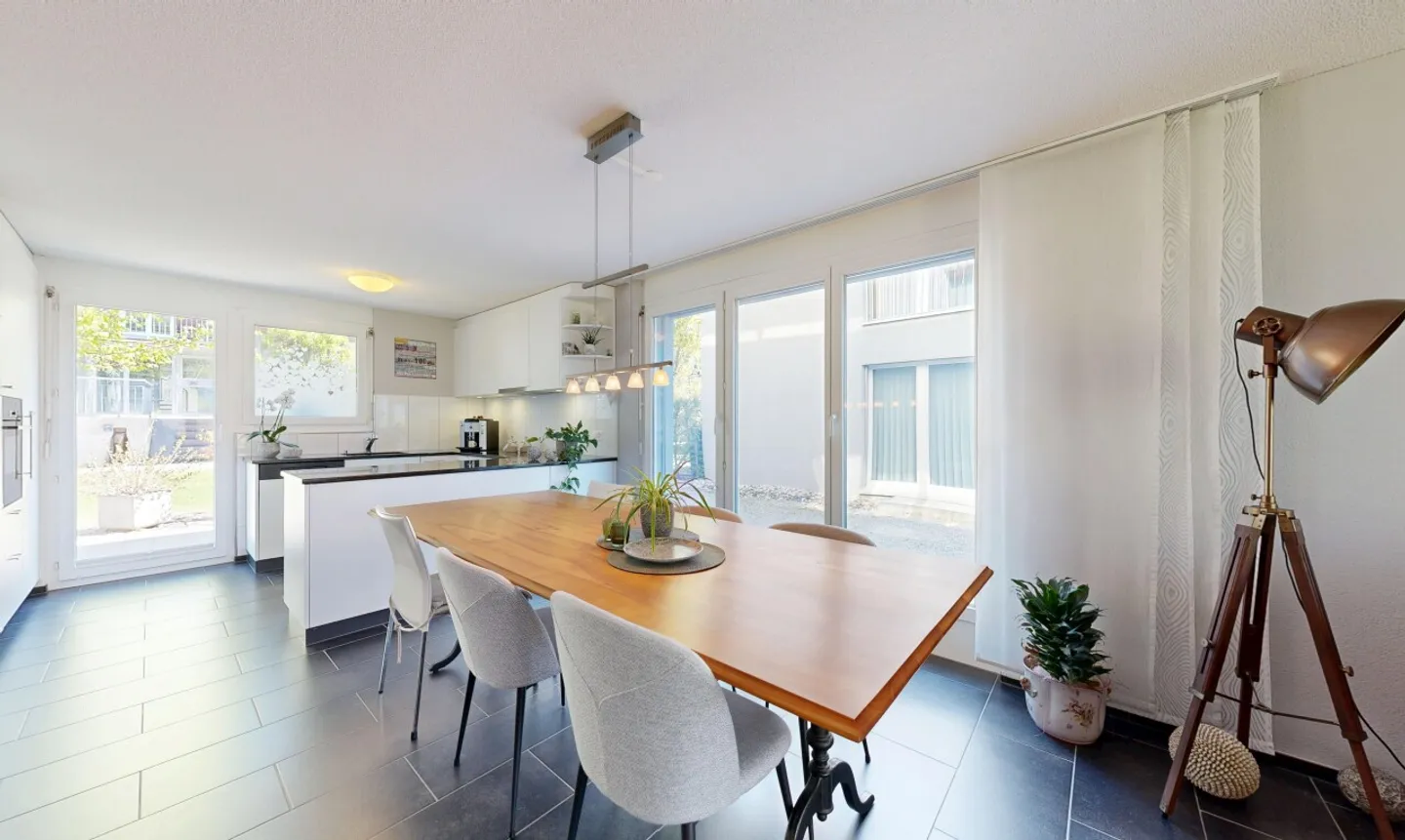 Moderne Gartenwohnung mit Terrasse - Foto 4 von 11