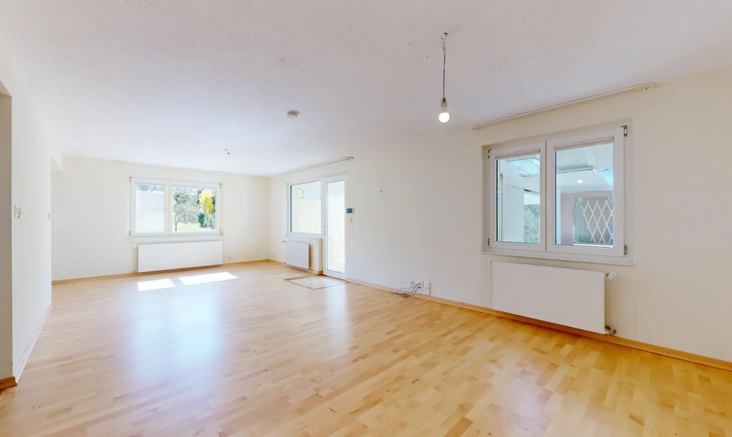 Maison individuelle avec appartement séparé dans un emplacement calme mais central - Photo 2 sur 11