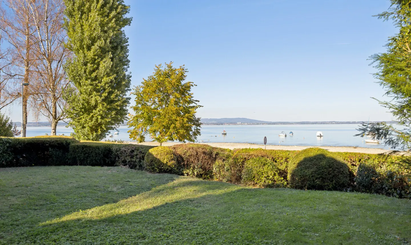 Unique rarity on Lake Constance – exclusive lakeside property in Kesswil - Photo 3 of 11