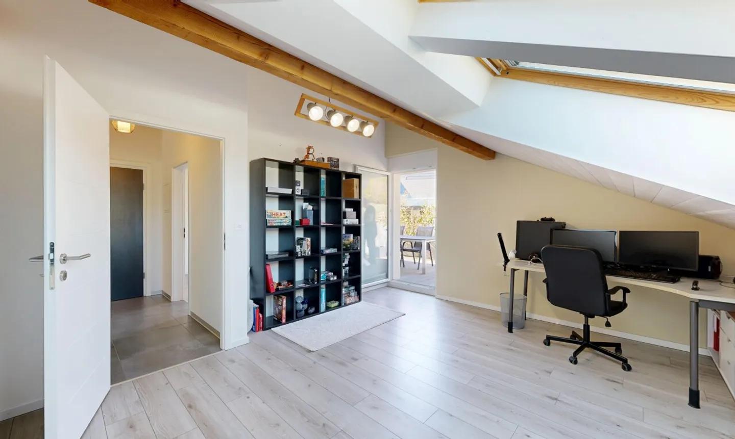4,5 Zimmer im obersten Stock mit 73 m² Balkonen - Foto 7 von 11