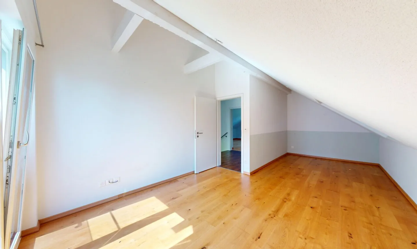 Freistehendes Einfamilienhaus mit Aussicht &amp; Ausbaupotenzial - Foto 9 di 11