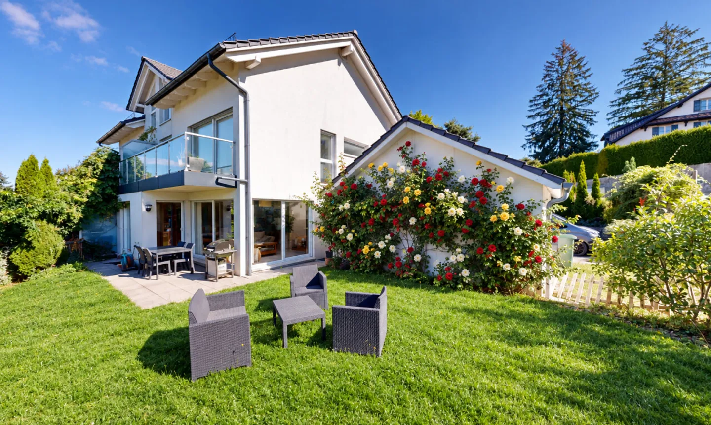 Epalinges: Maison mitoyenne avec grand jardin dans un quartier calme. - Photo 1 sur 11