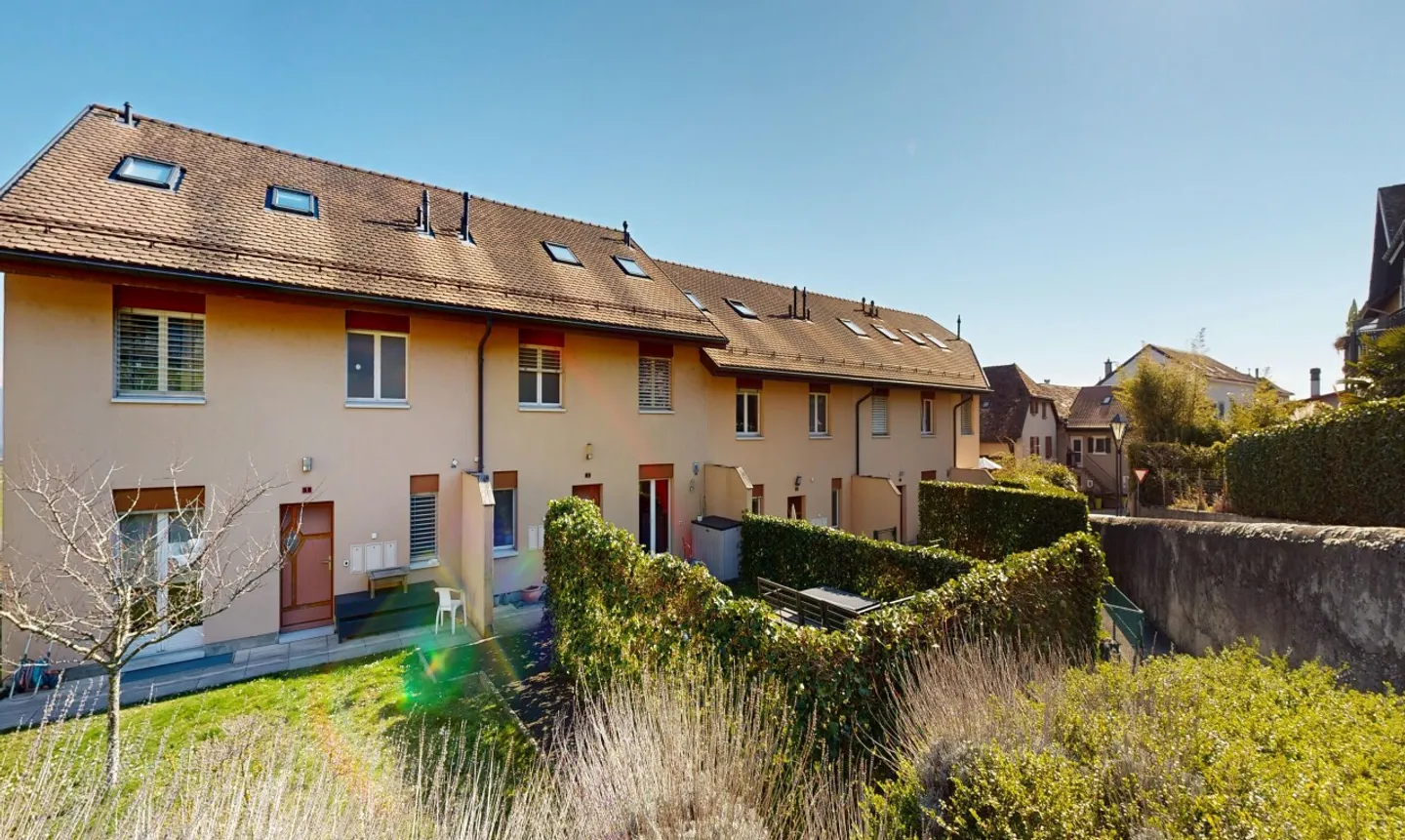 Villa mitoyenne avec vue dégagée sur les Alpes et le lac - Photo 1 sur 11