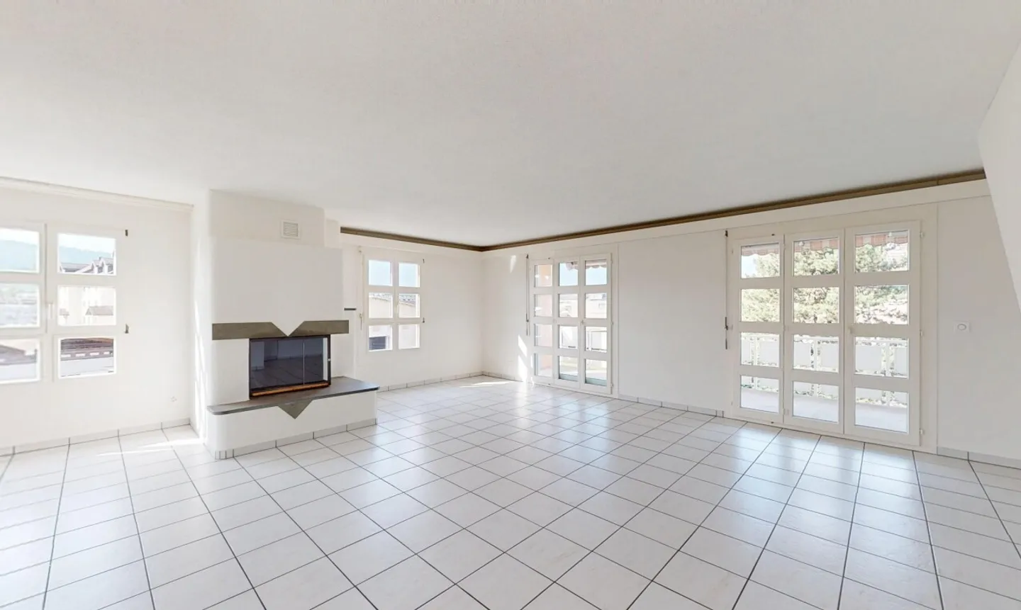 Spacious Maisonette Apartment with a View - Photo 1 of 11