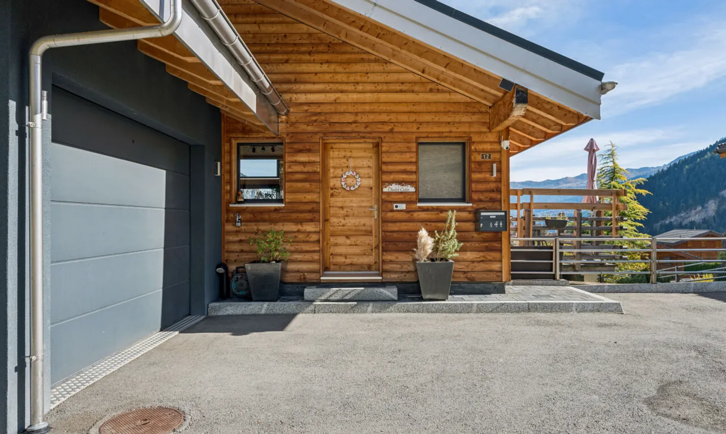 Superbe Chalet avec photovoltaïque 5.5 aux Mayens-de-Chamoson - Photo 3 sur 11