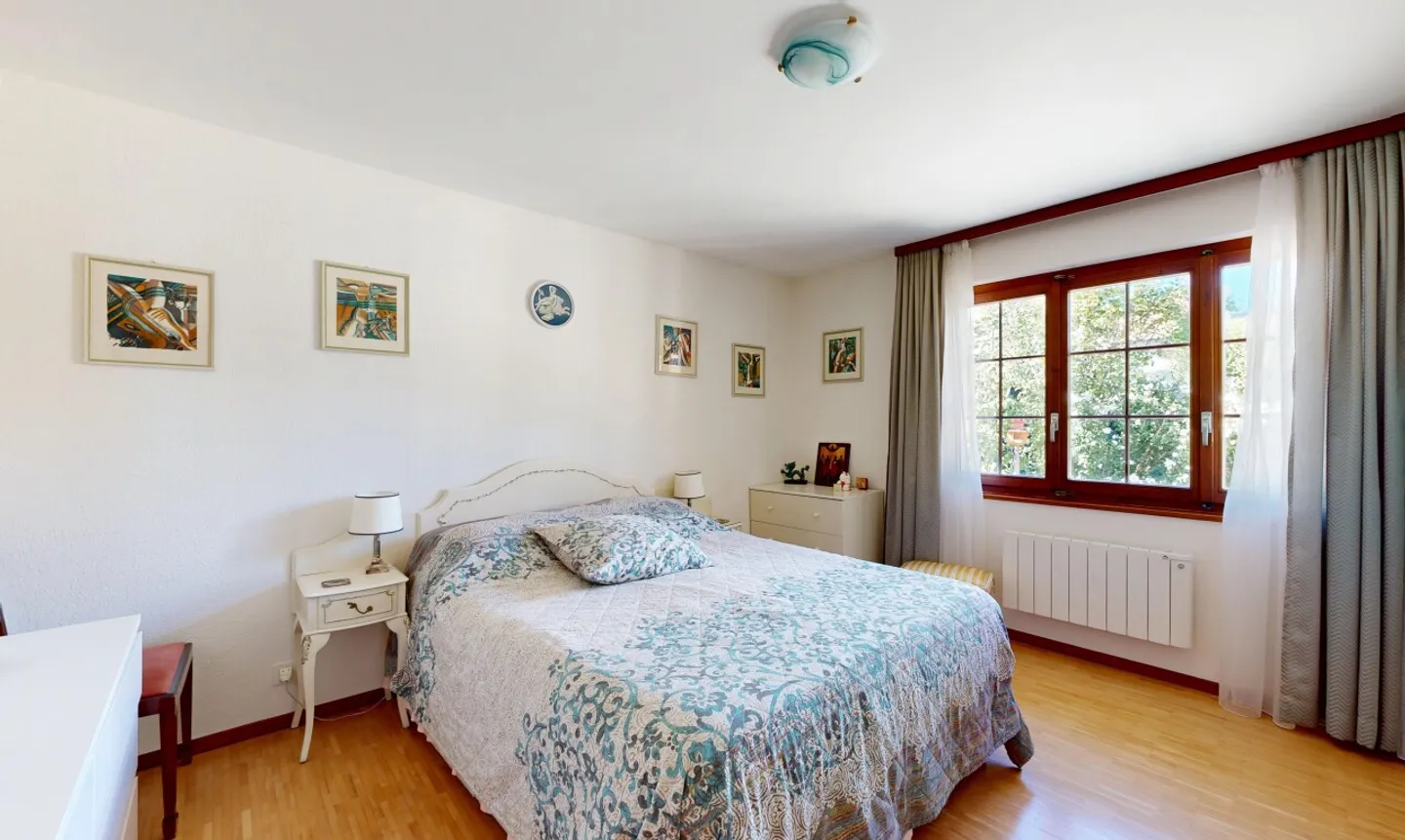 Charming Villa with Spacious Garden - Photo 10 of 11