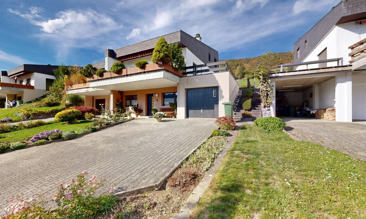 Maison familiale lumineuse avec vue dégagée - Photo 3 sur 13