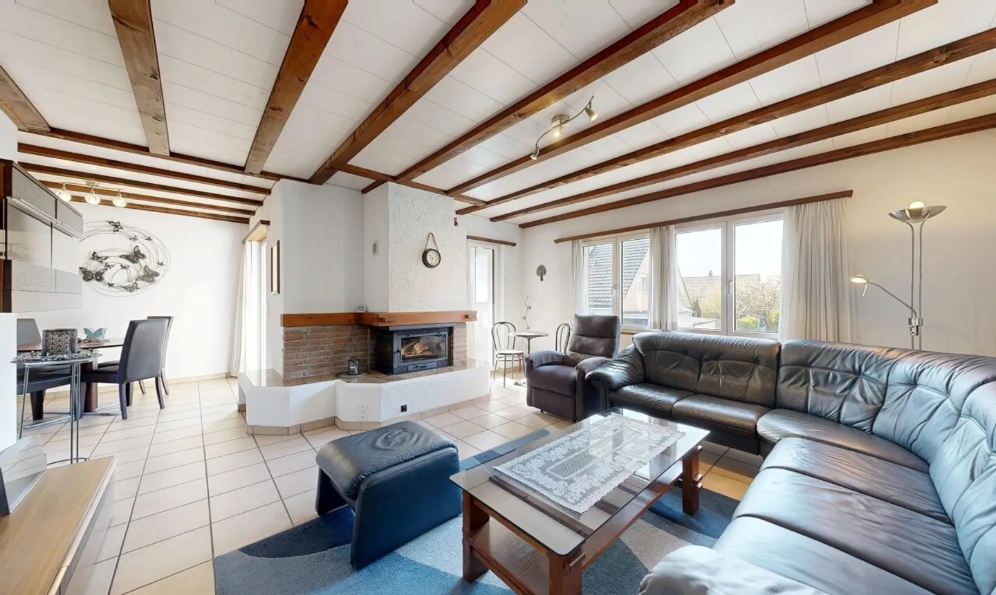 Casa familiare con giardino e doppio garage a Grenchen - Foto 5 di 11