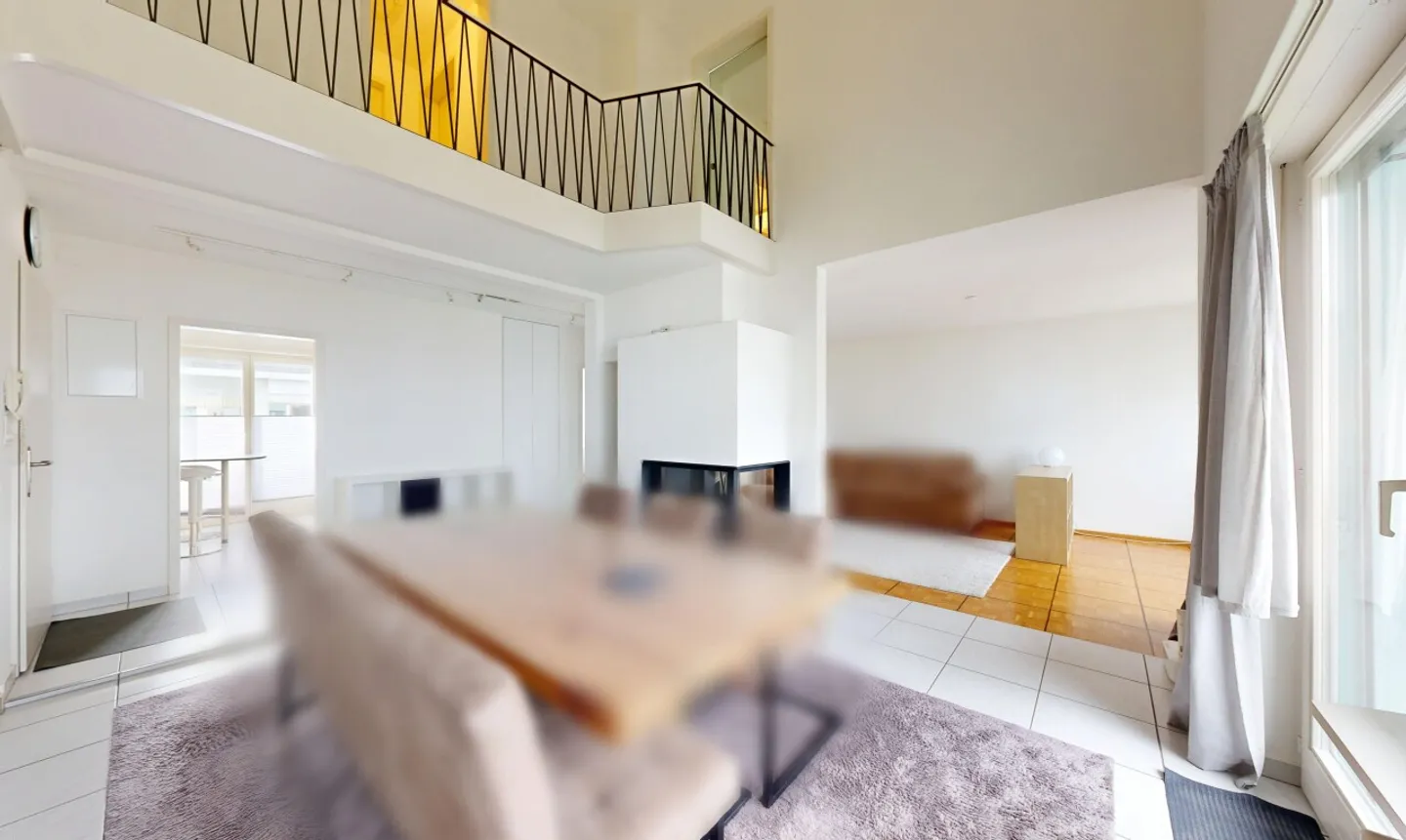 Maisonette penthouse with three balconies and private garden area - Photo 4 of 11