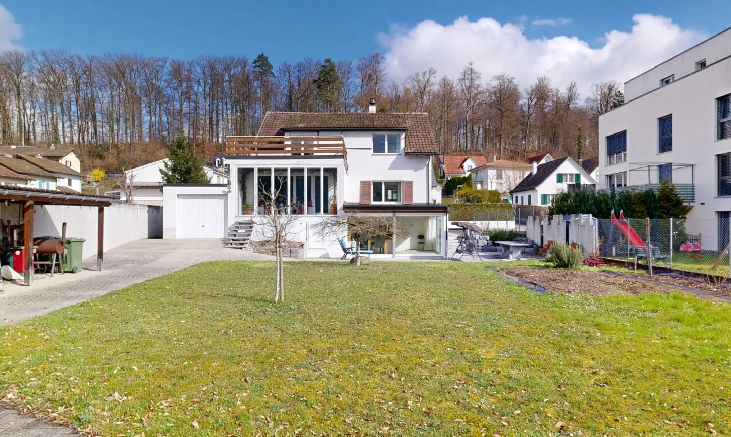 Detached single-family house with large plot in Würenlos - Photo 1 of 11