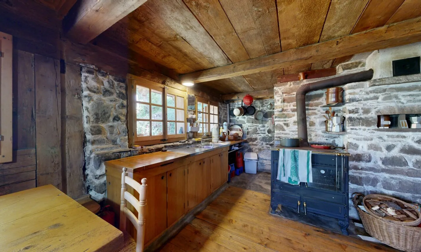 Authentic Alpine Chalet – Total Disconnection and Alpine Charm - Photo 10 of 11