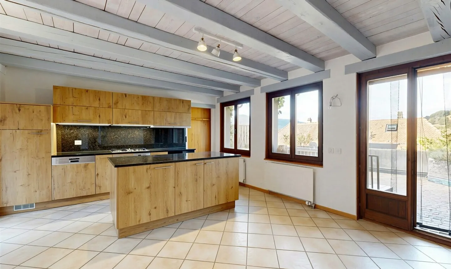 Casa di villaggio del 1850 con fascino preservato, laboratorio di 185 m² - Foto 9 di 11