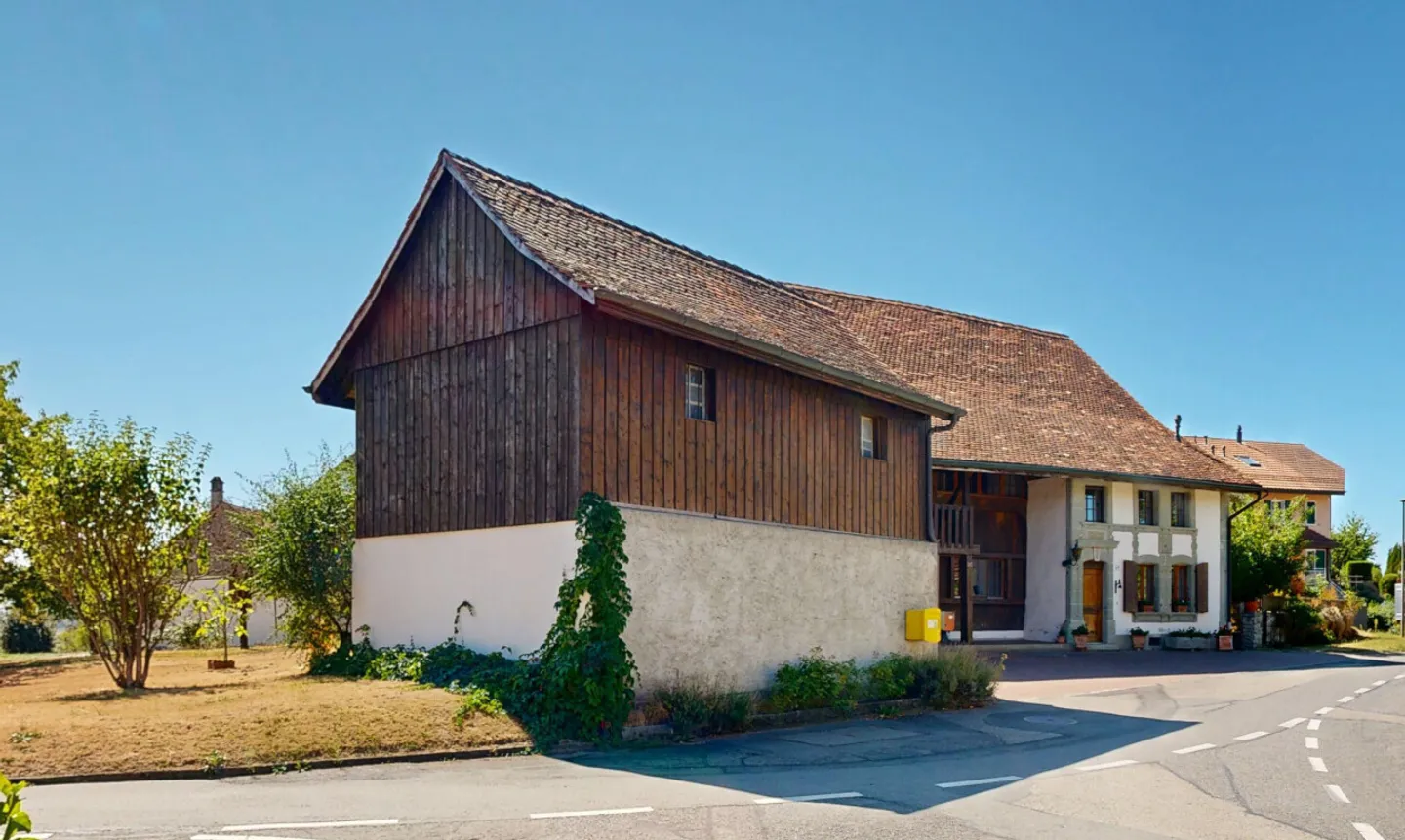 Magnifique ferme vaudoise avec possibilité d'agrandissement! - Photo 1 of 11