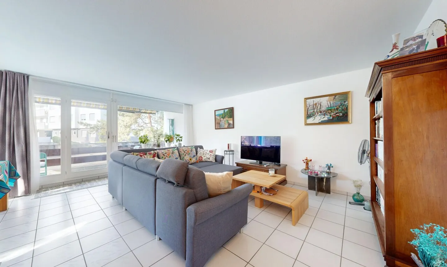 Renovated 4.5-room apartment with balcony in Nidau - Photo 3 of 11