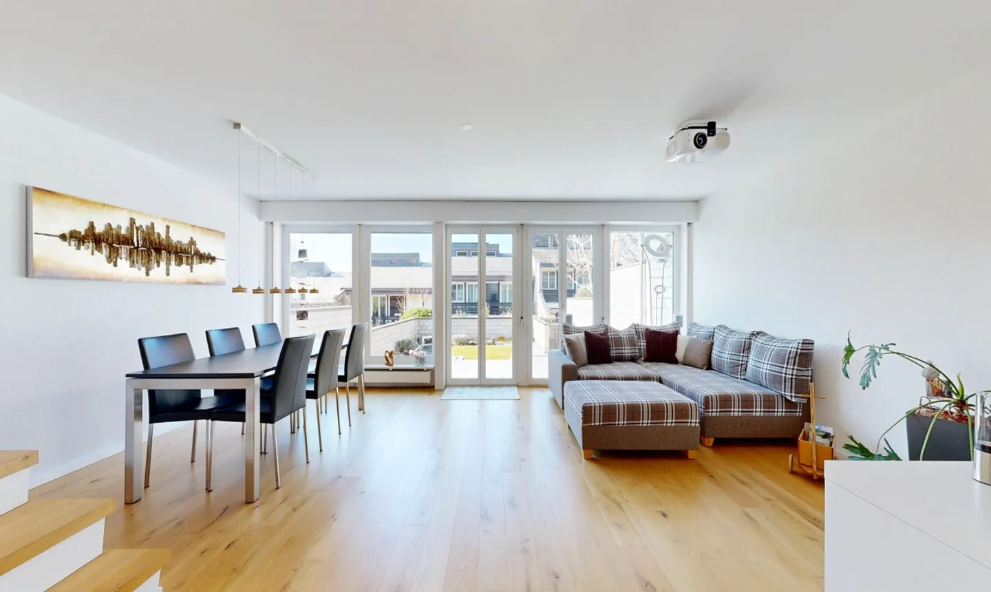 Bonheur de Vie Ensoleillé : Maison de Ville de 5,5 Pièces avec Jardin de Rêve - Photo 3 sur 11