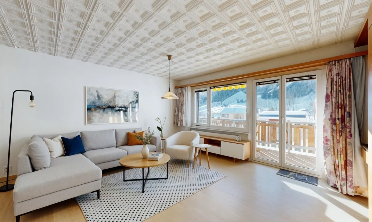 Alpine pied-à-terre with strong yield potential - Photo 2 of 11