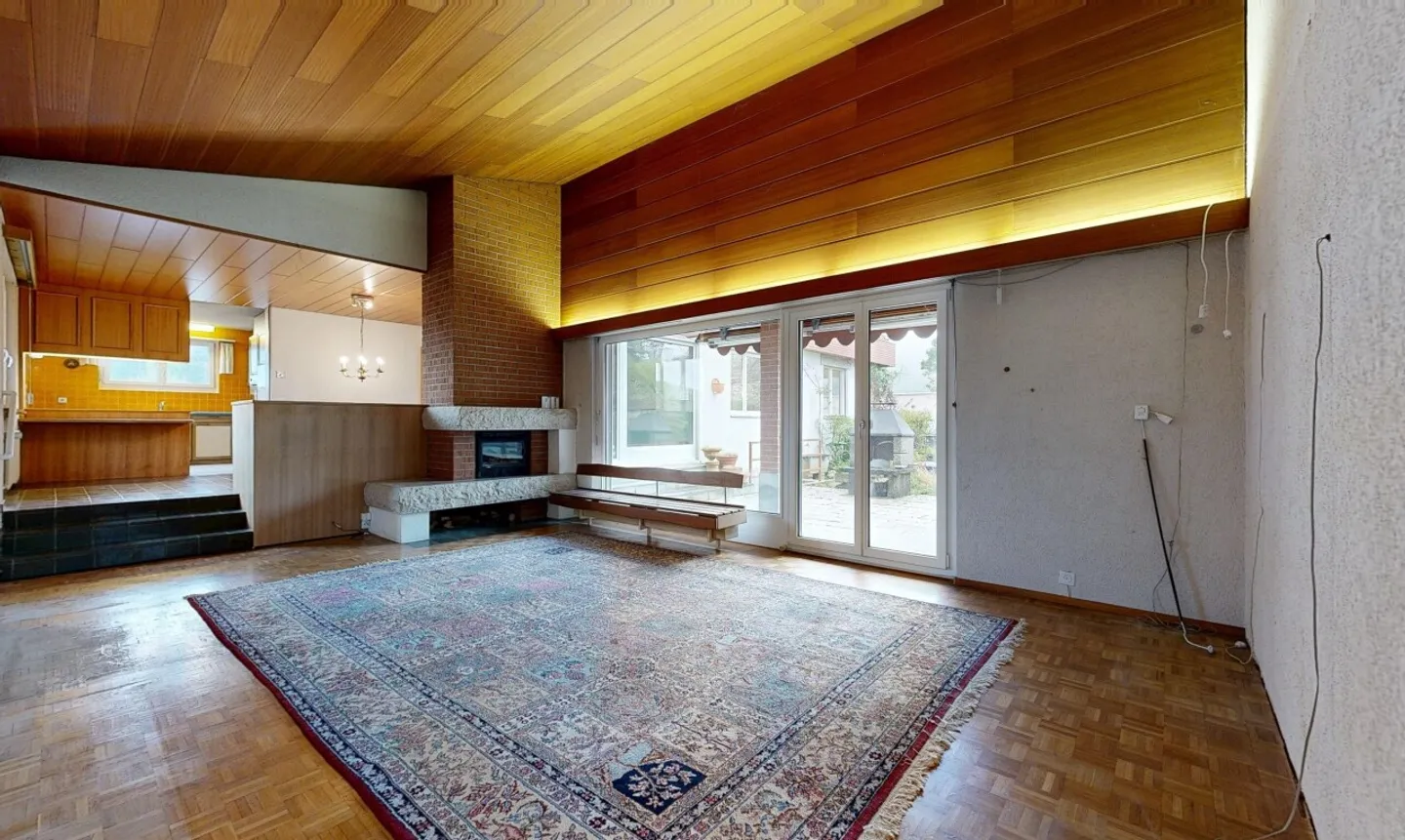 Charming, detached 6.5-room single-family home with large outdoor area - Photo 2 of 11