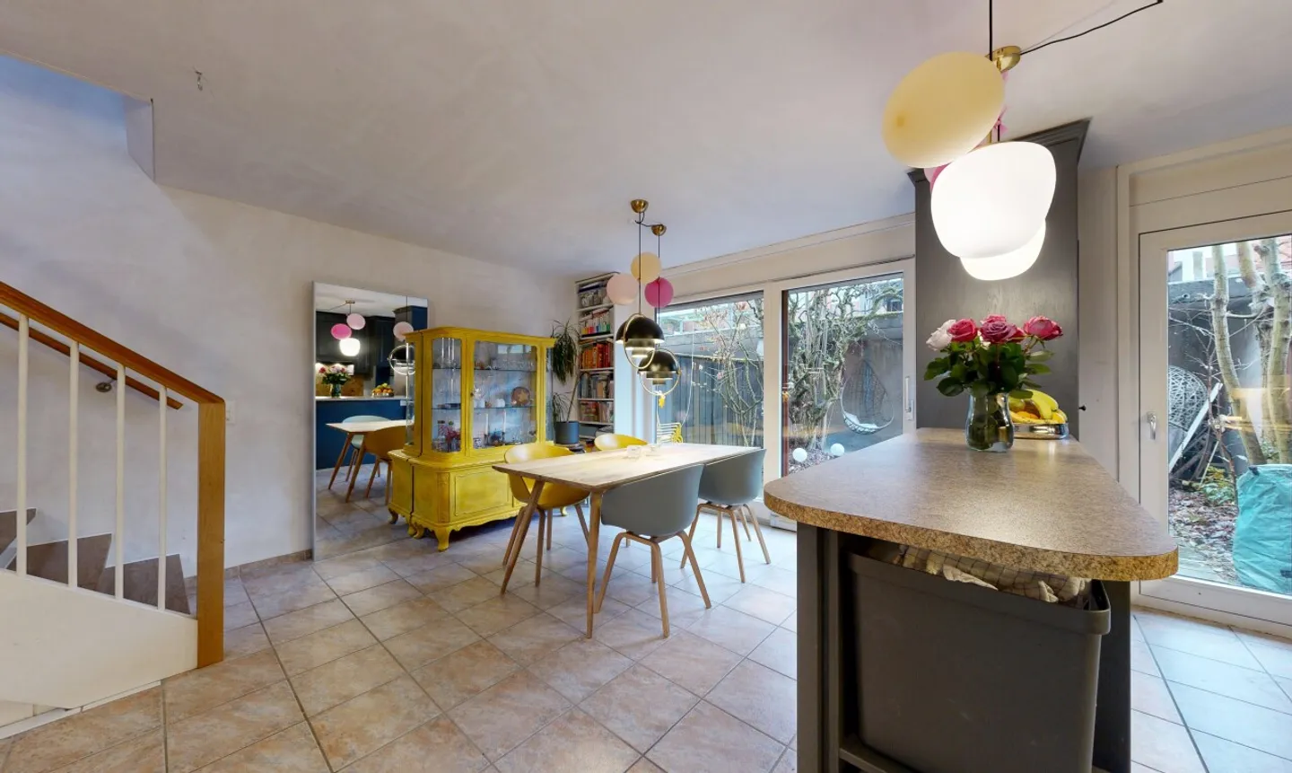 Terraced house in a family-friendly neighborhood with terrace and garden - Photo 5 of 11