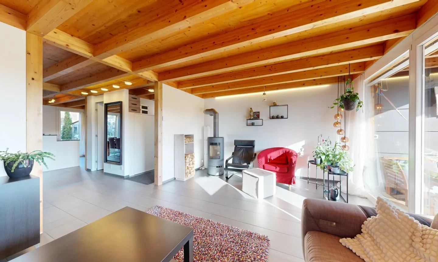 Spacious semi-detached house with garden and terraces in a quiet location - Photo 3 of 11