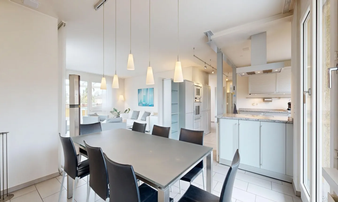 Stylish Attic Apartment with Terrace - Photo 5 of 11