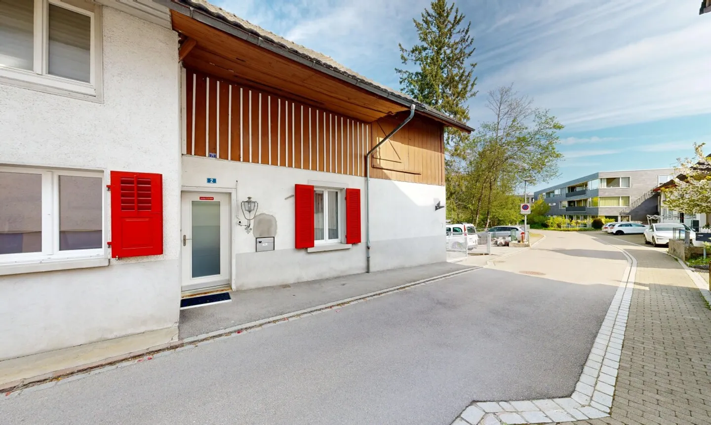 Charming 5-room corner terraced house in a sought-after location in Bottighofen - Photo 1 of 11