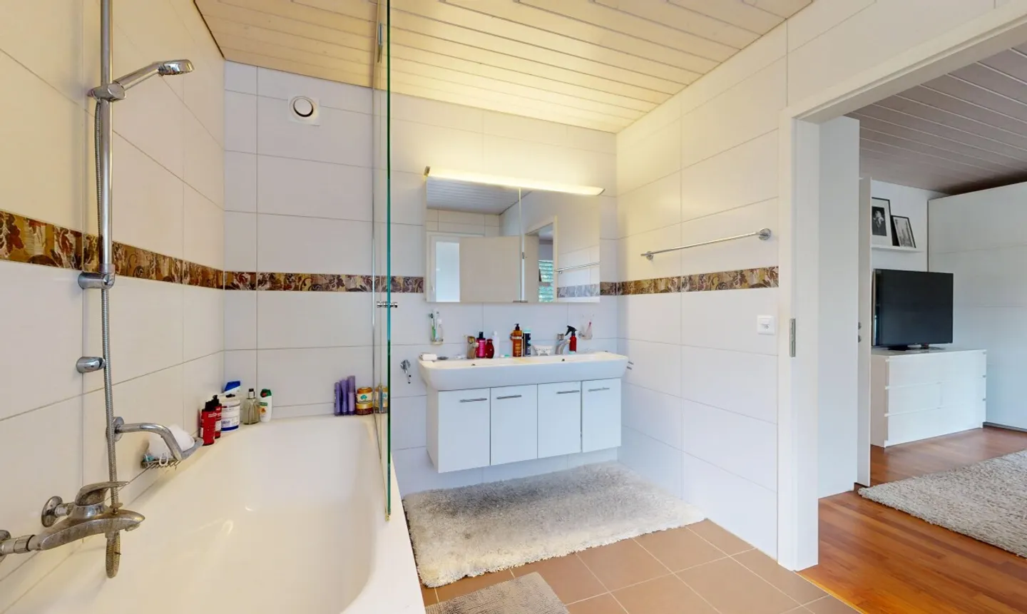 Casa familiare luminosa esposta a sud a La Tour-de-Peilz - Foto 9 di 11