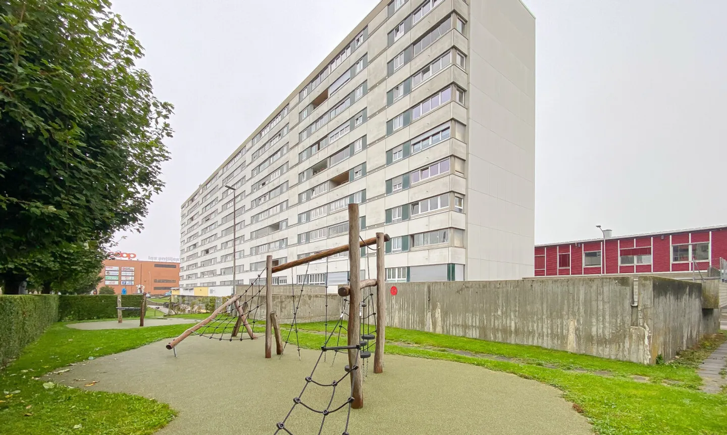 Appartement Charmant avec Vue Verte - Photo 2 sur 11