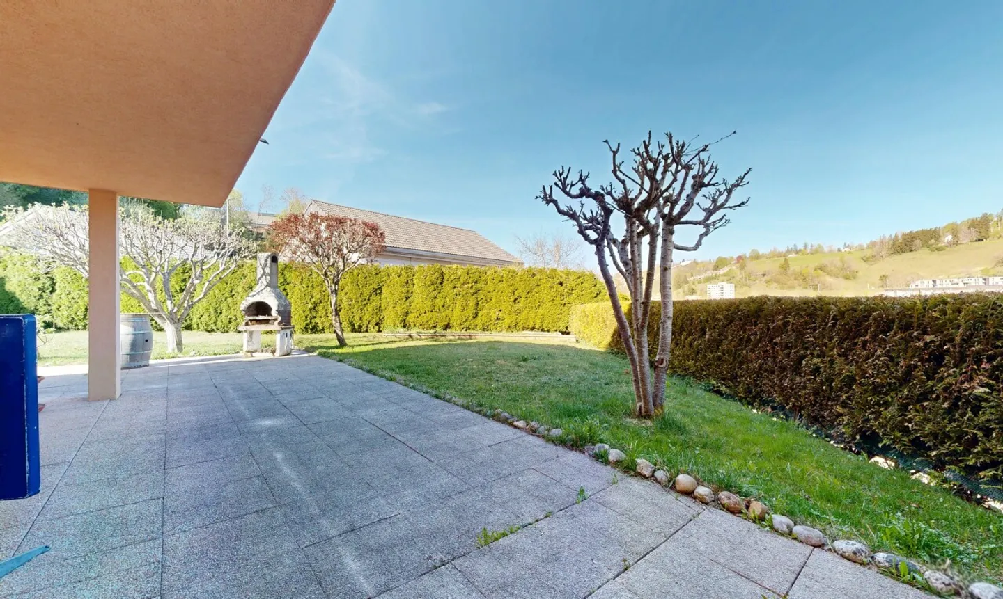 Villa spacieuse avec jardin - Photo 3 sur 11