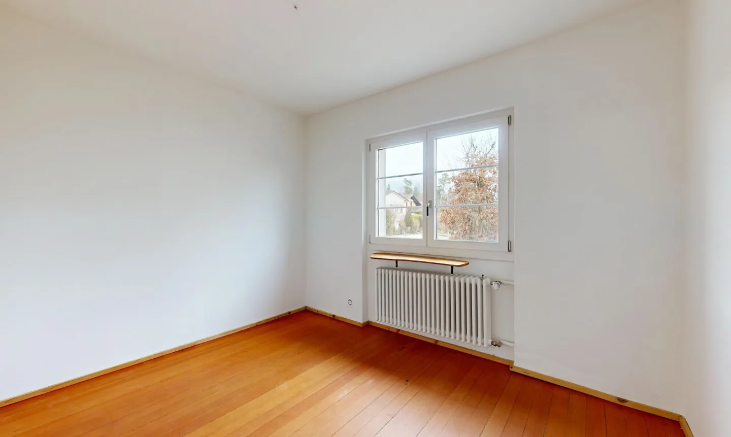 Sunny Family Gem: Gourmet Kitchen, Sauna & Idyllic Garden - Photo 7 of 11