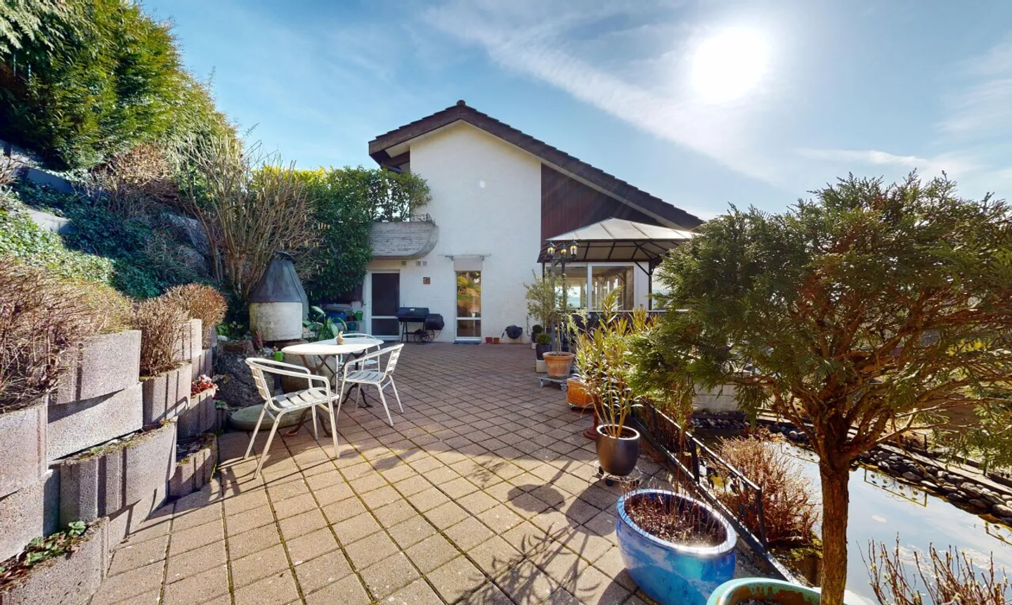 Maison de rêve avec vue et options d'utilisation polyvalentes - Photo 1 sur 11