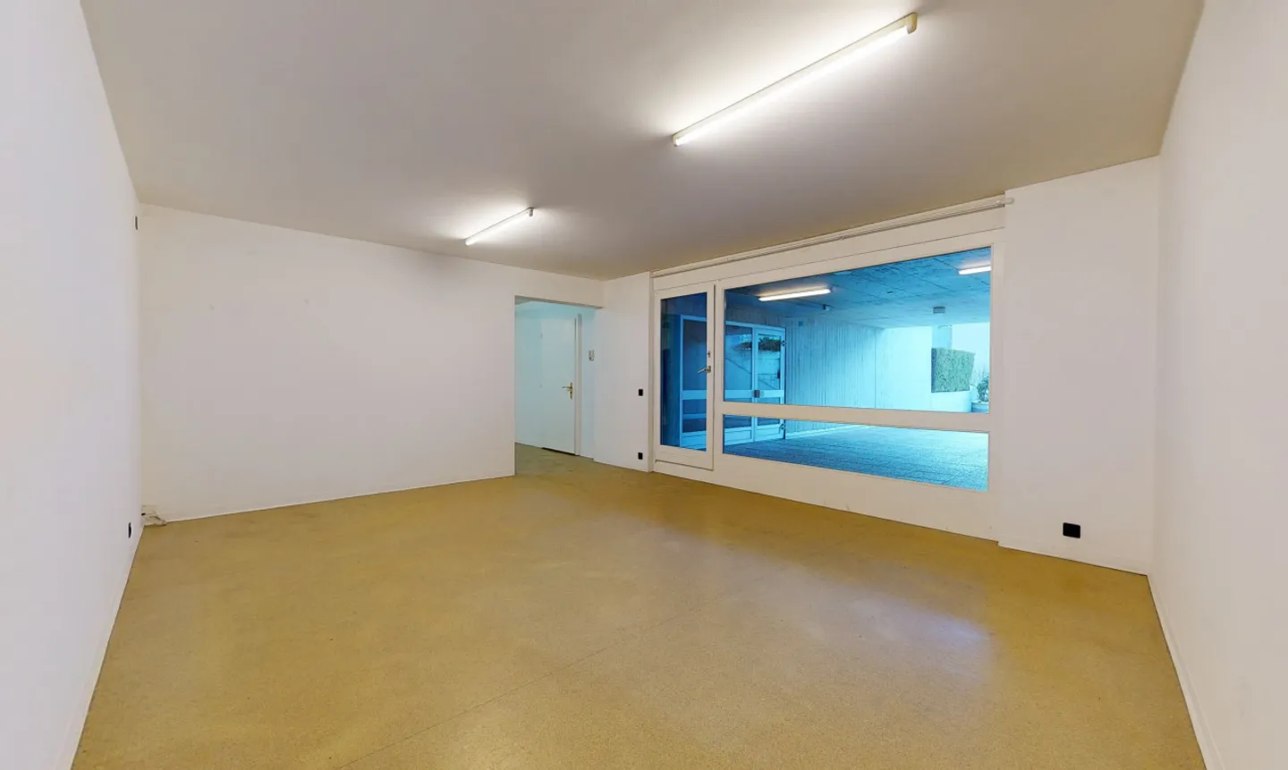 Ampio Studio con Grande Potenziale - Foto 5 di 13