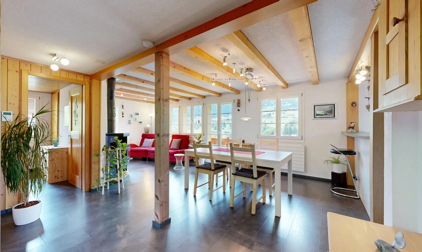 Family Living with Apartment and Mountain Panorama - Photo 4 of 11