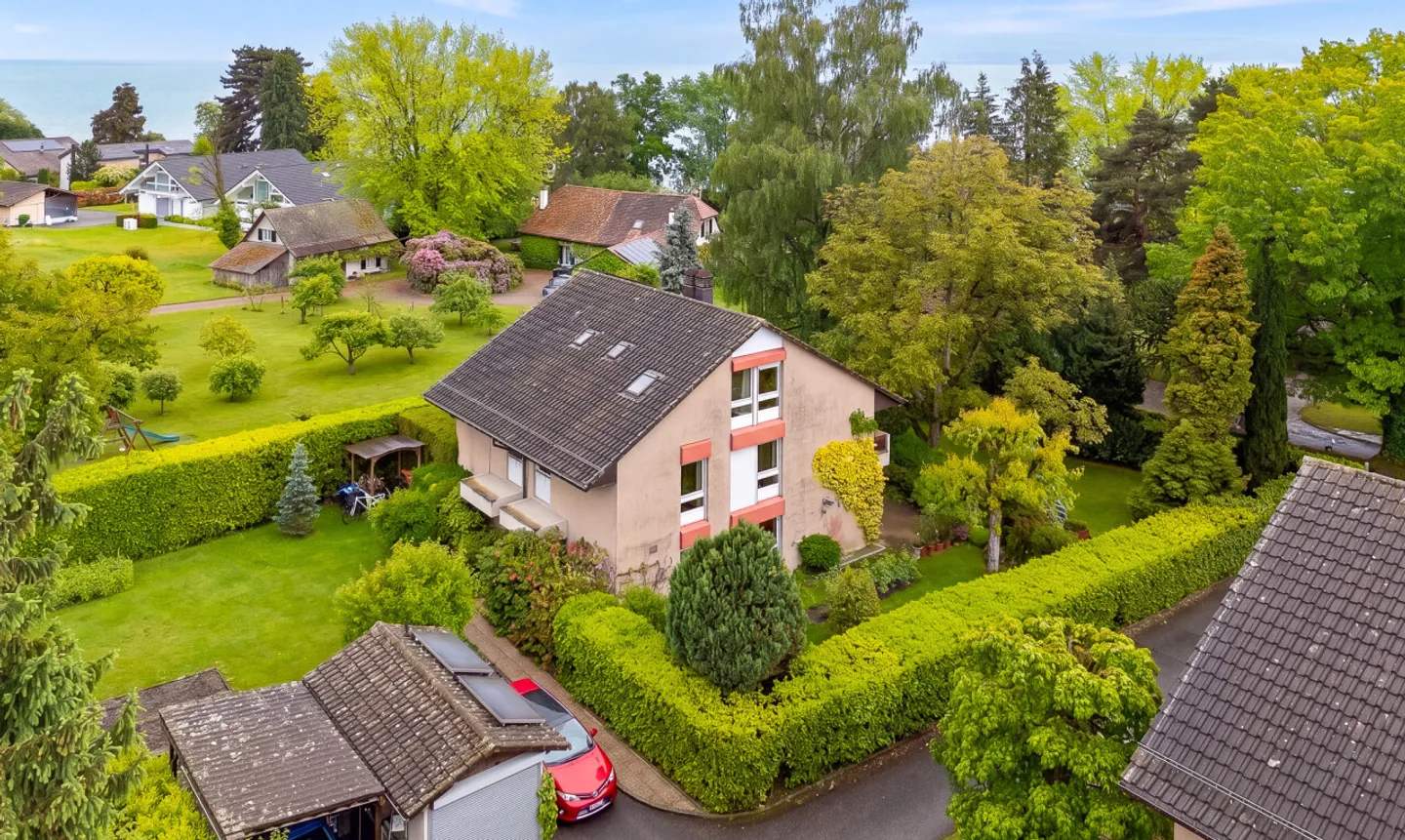 Semi-Detached House with Garden a Few Steps from the Lake - Photo 3 of 11