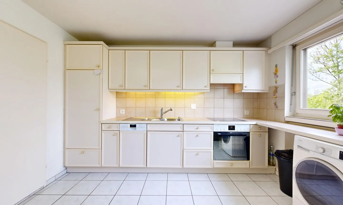Spacious 4.5-room apartment with great potential in a quiet location - Photo 7 of 11
