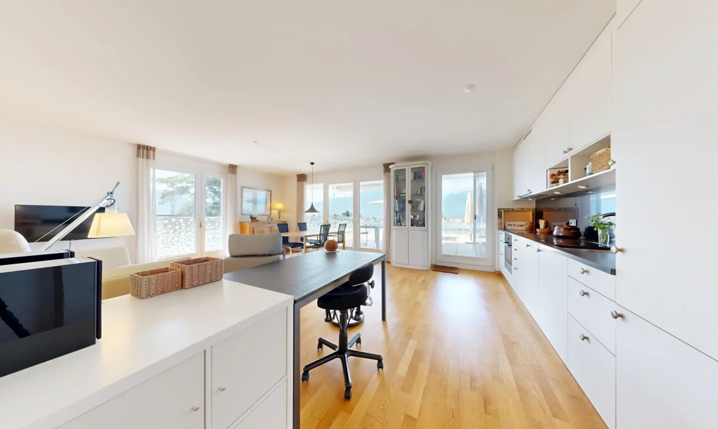 Raro appartamento 2.5 locali con vista panoramica - Foto 4 di 11