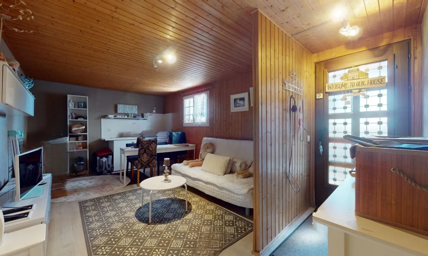 Chalet familiare con grande giardino - Foto 4 di 11