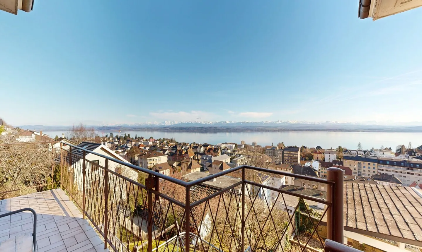 Raro sul mercato: casa indipendente con vista panoramica sul lago - Foto 4 di 11