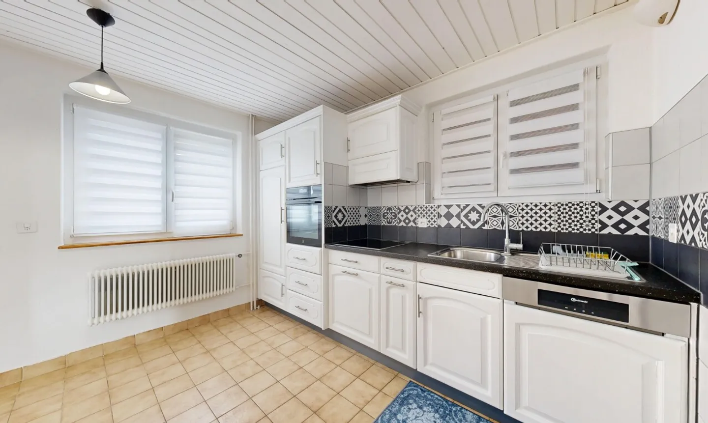 Charming Multi-Family Home - Photo 5 of 13