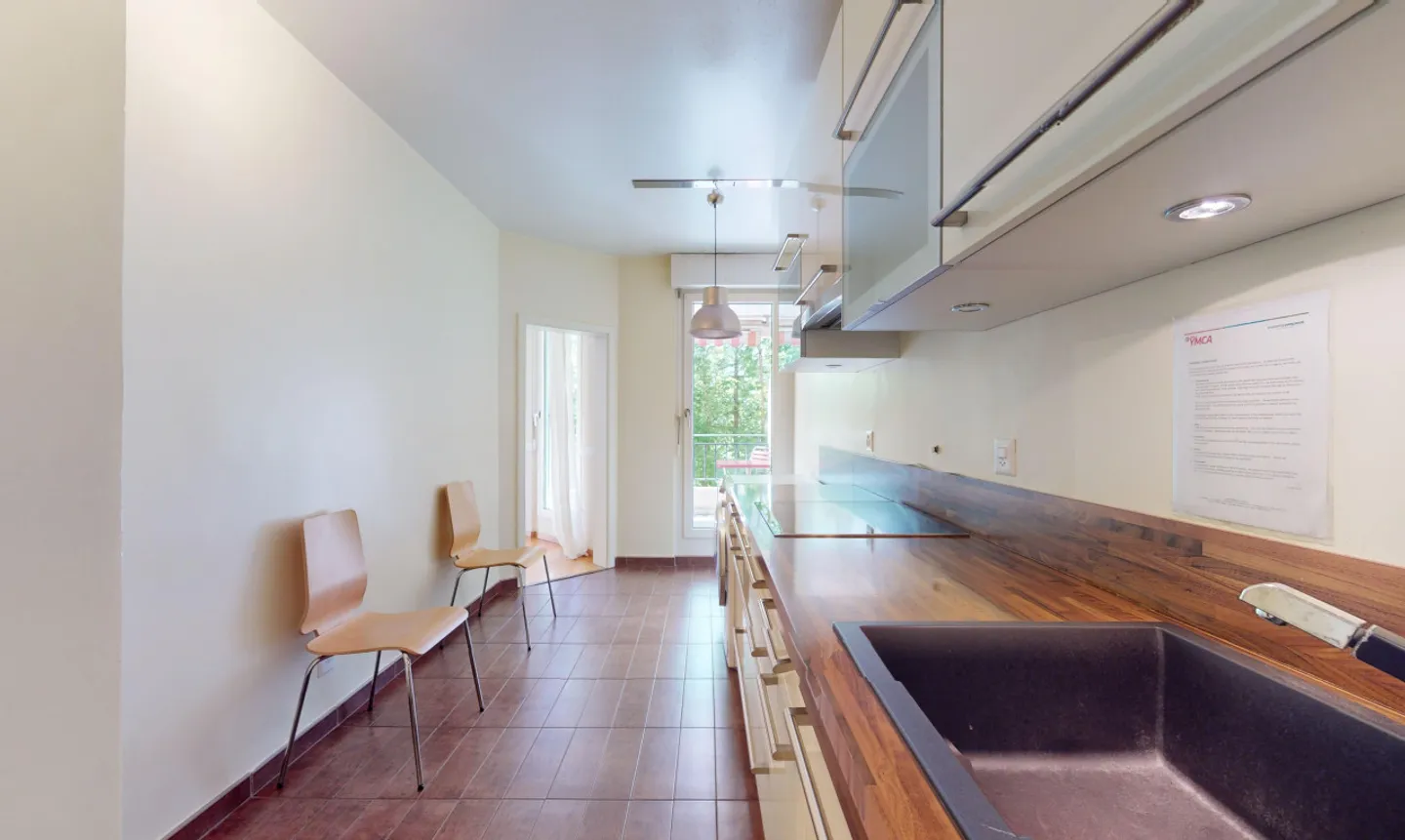 Surrounded by greenery - Photo 4 of 13