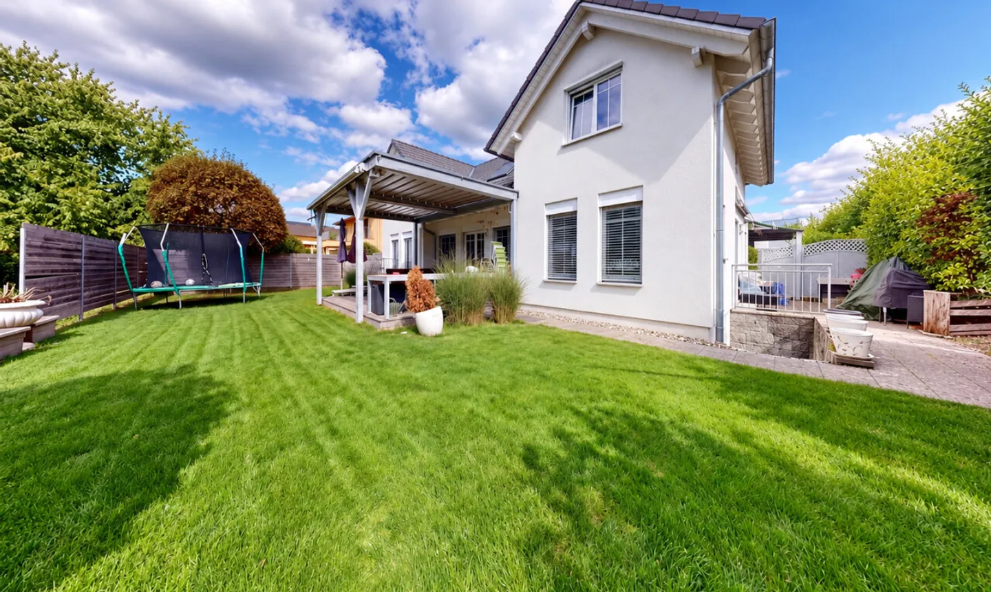 8.5 - Room Single Family House with Plenty of Space, Garden & Quiet Residential Area - Photo 4 of 13