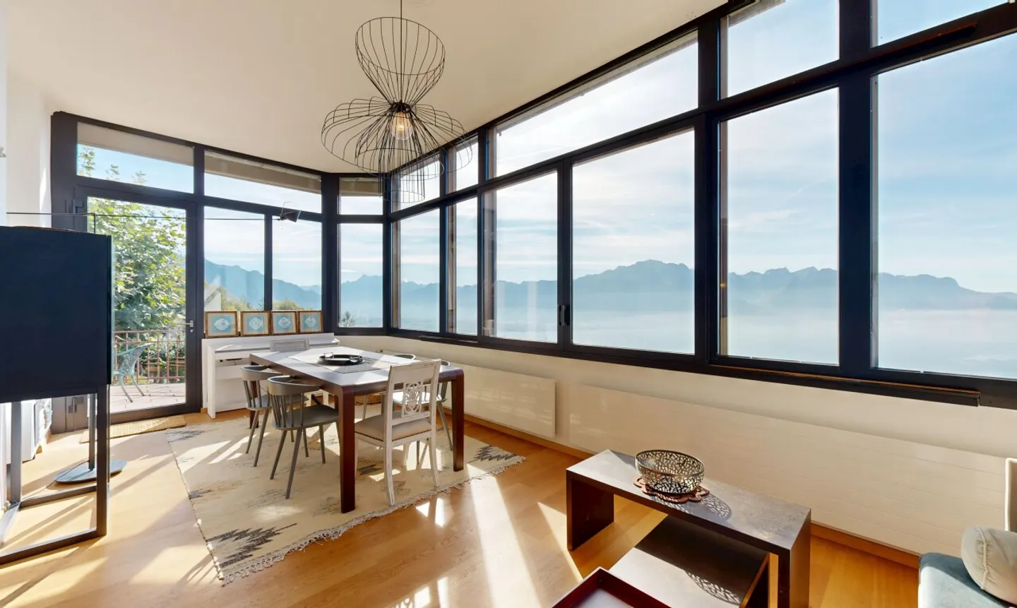 Heartfelt apartment with garden and panoramic view of the lake - Photo 5 of 11