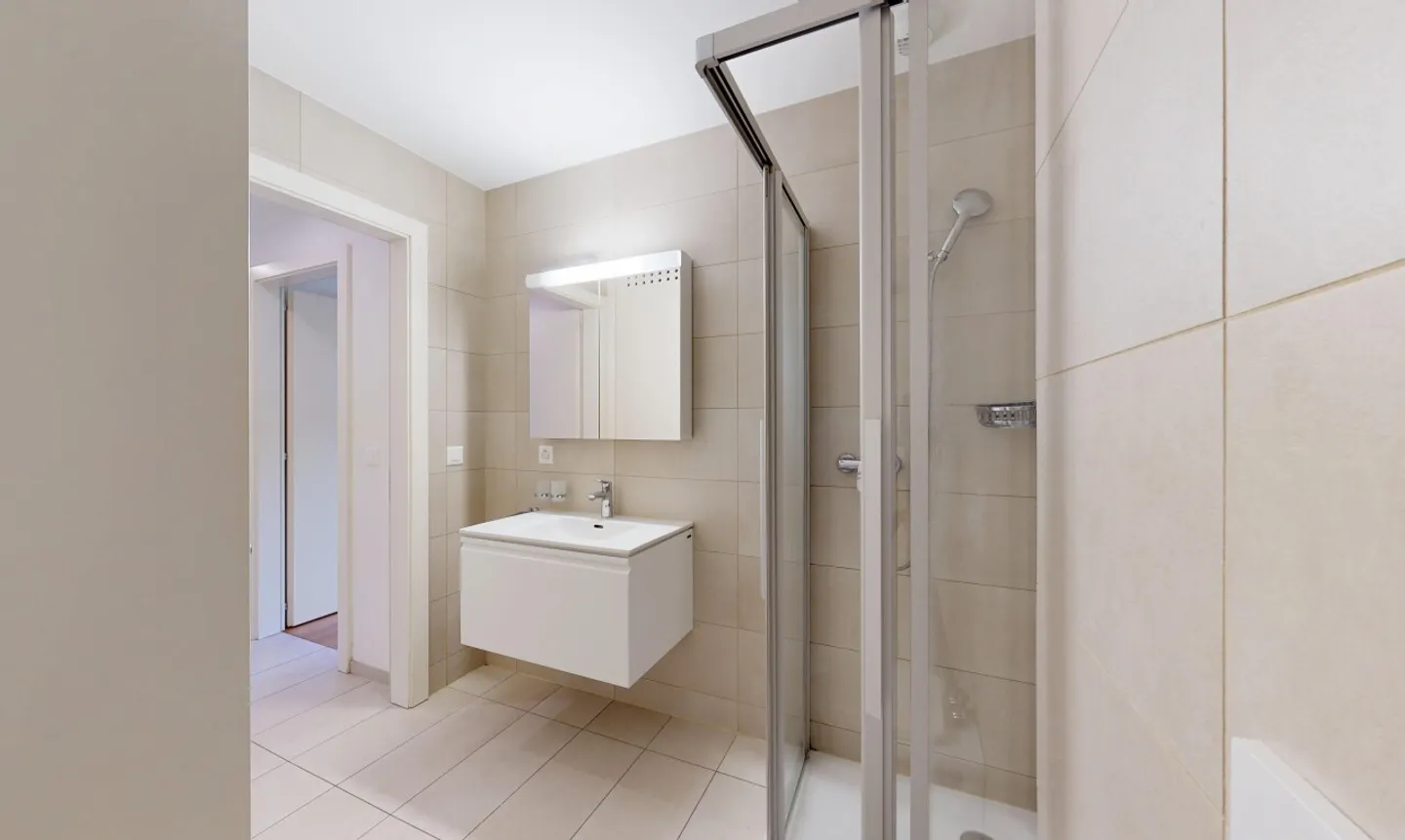Appartement lumineux avec grand balcon - Photo 10 sur 11