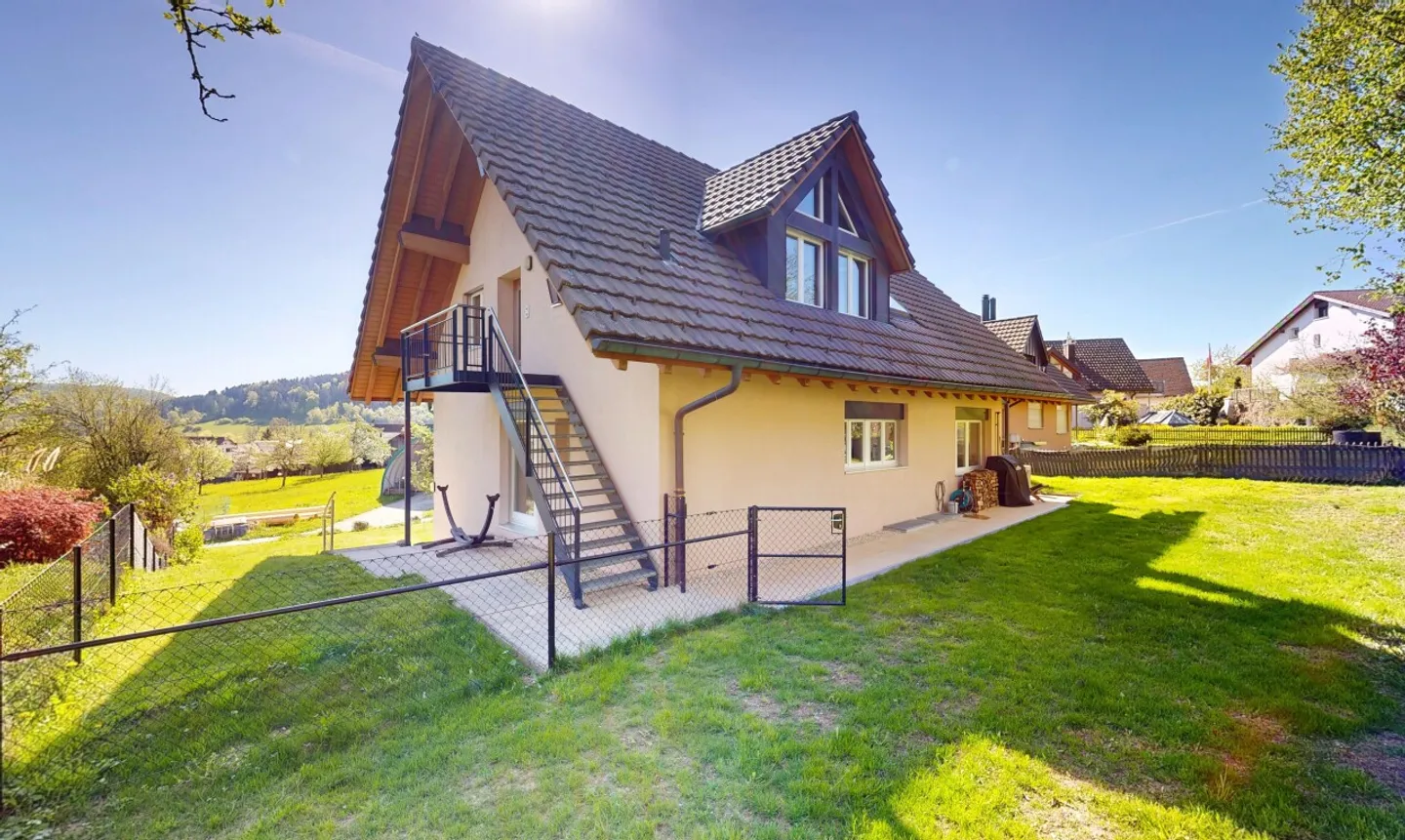Renoviertes Einfamilienhaus in Madetswil - Foto 2 von 11