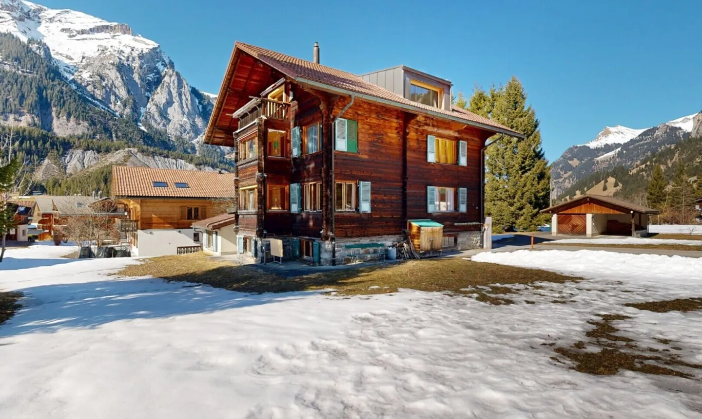Sunny 4-room apartment with mountain view in Kandersteg - Photo 1 of 11