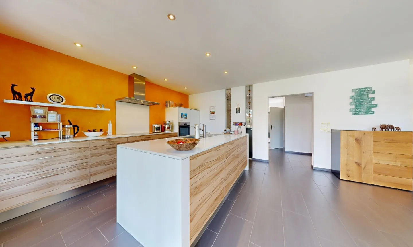 Top gepflegtes 7-Zimmer-EFH mit separatem Studio und grossem Umschwung - Photo 4 of 11