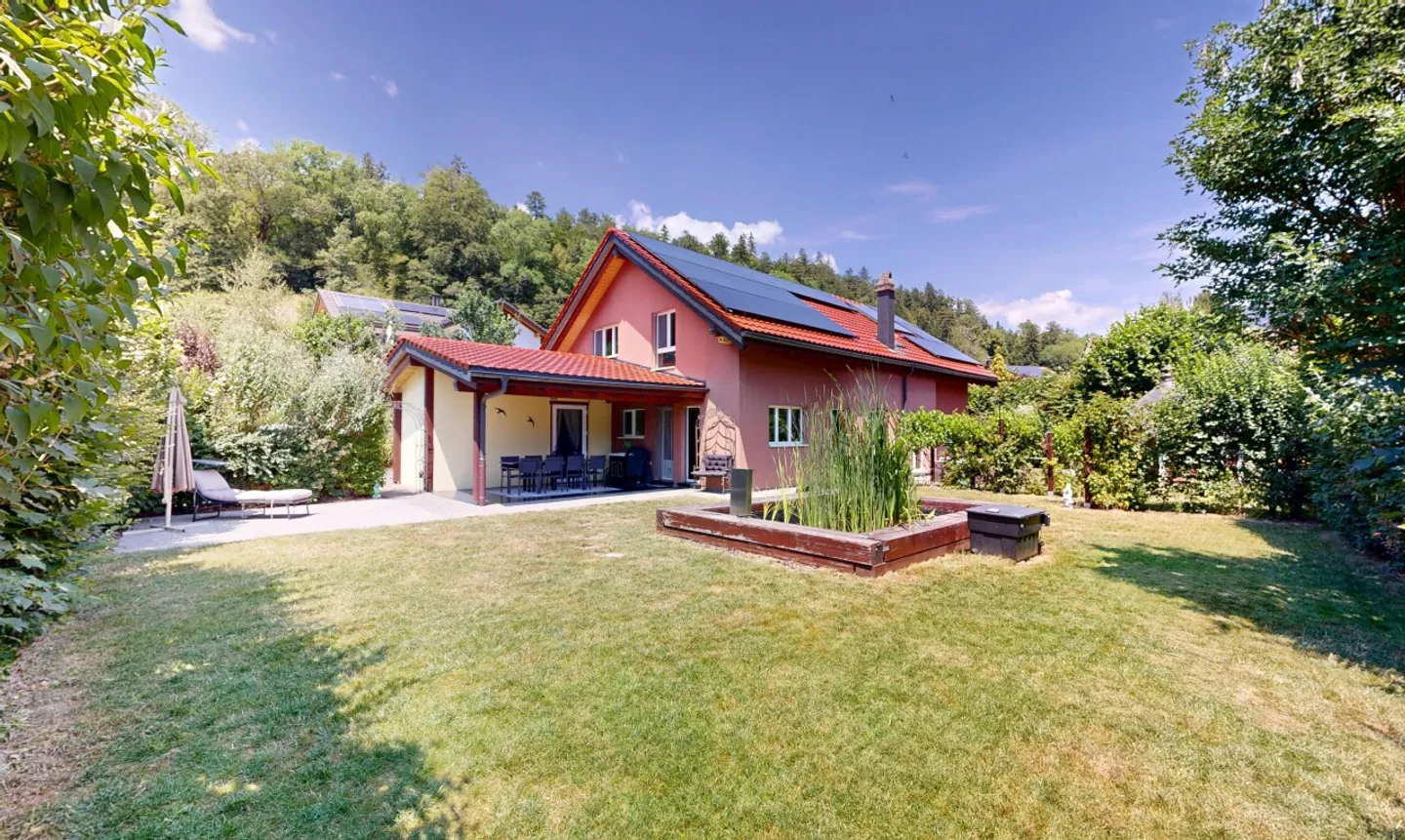 Stunning High-End Villa with Garden, Jacuzzi and Private Pond - Photo 1 of 13