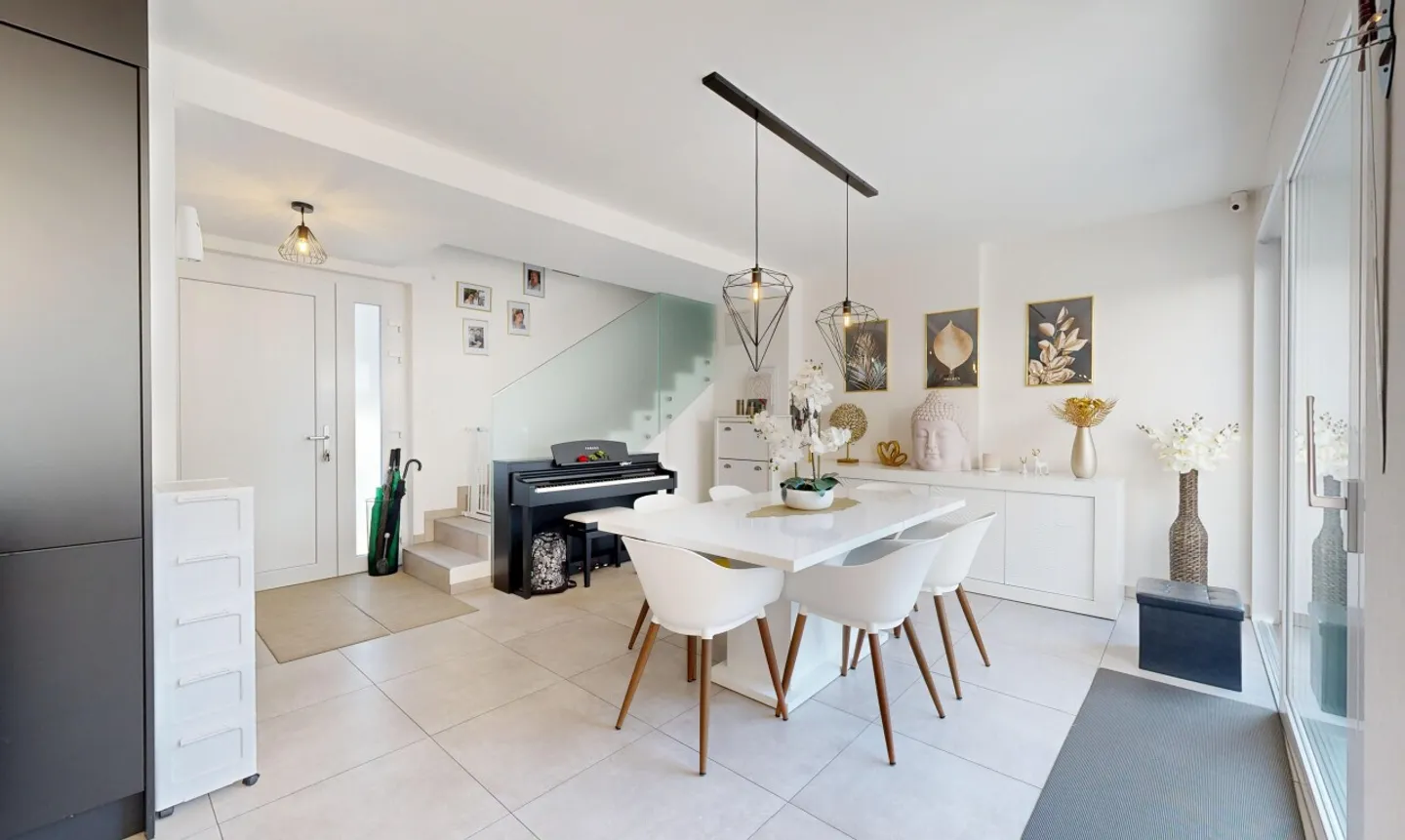 Superbe maison mitoyenne en PPE – 4.5 pièces avec grande terrasse - Foto 4 von 11