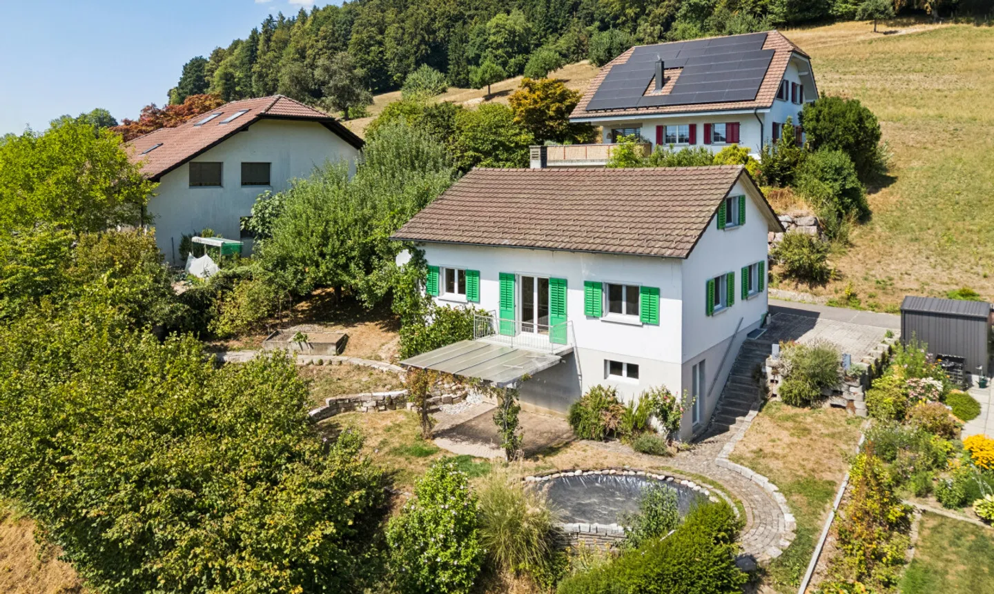 Maison individuelle de 5 pièces dans un emplacement de rêve calme - Photo 1 sur 11